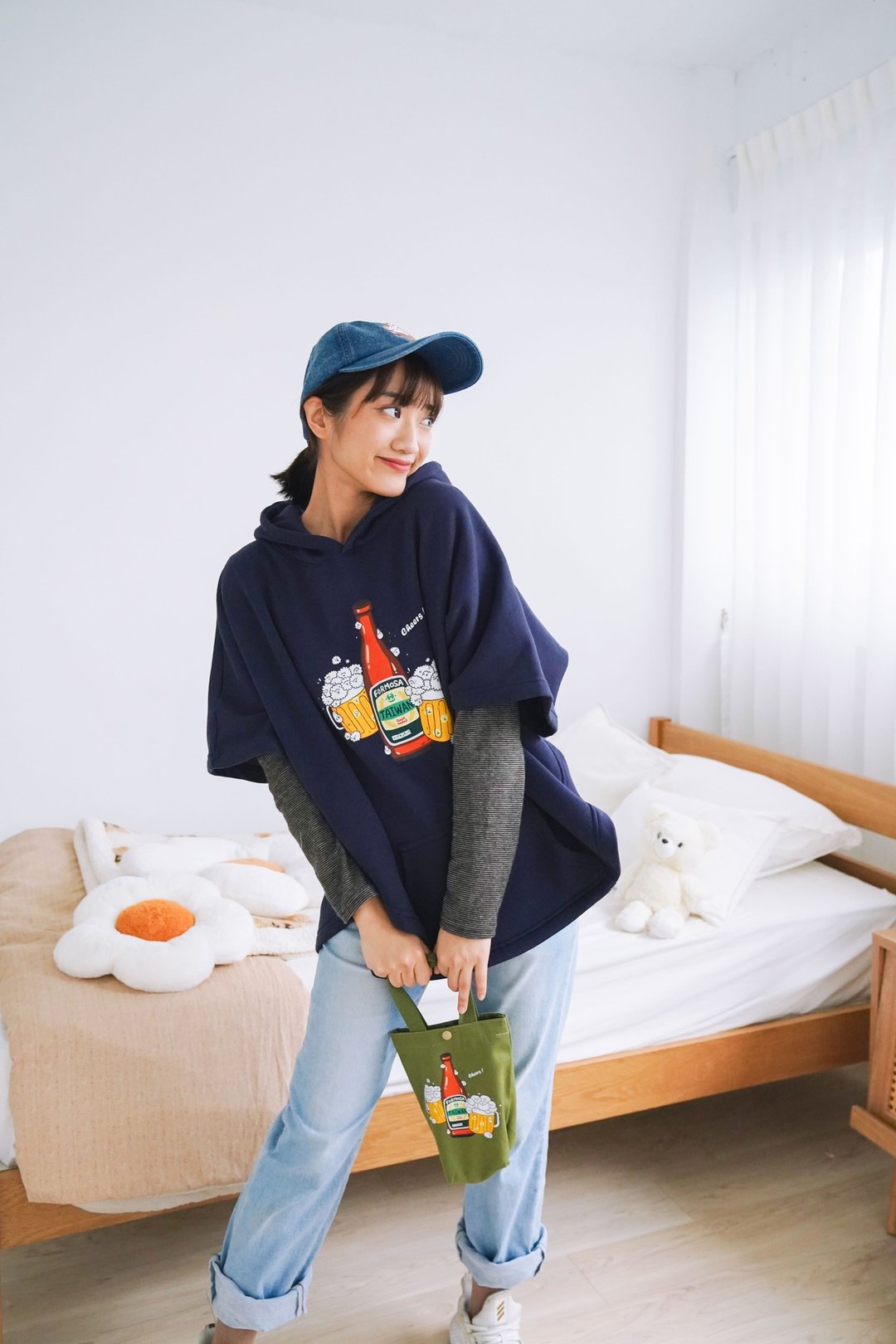 泡泡羊台湾啤酒-厚款斗篷套(藏青) - 女装休闲/机能外套 - 棉 蓝色
