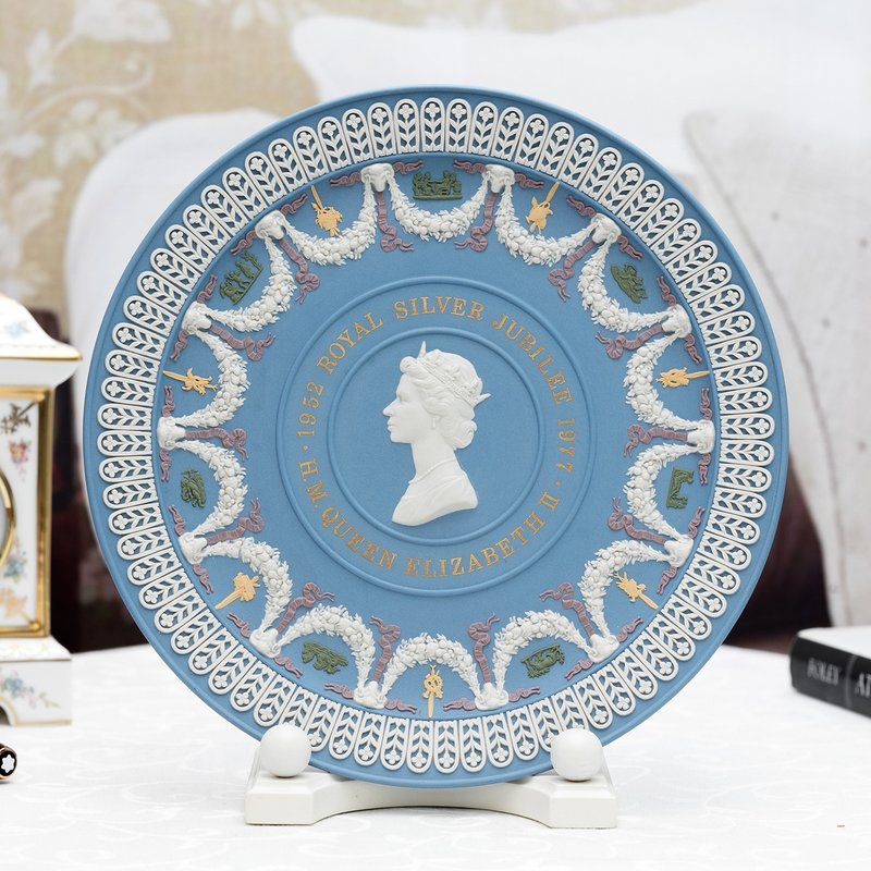限量750英国制wedgwood碧玉浮雕女王1977年五色陶瓷艺术绝版挂盘 - 摆饰 - 瓷 