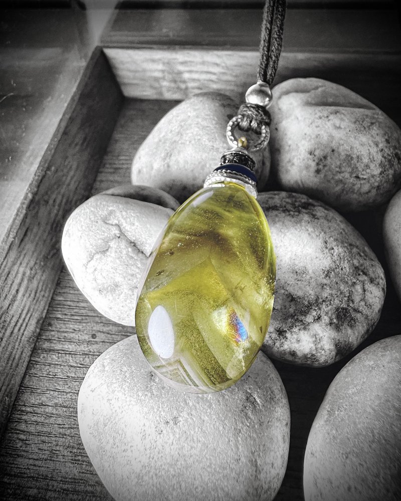 黄水晶共生千层白幽灵金字塔 绳链 - 项链 - 半宝石 