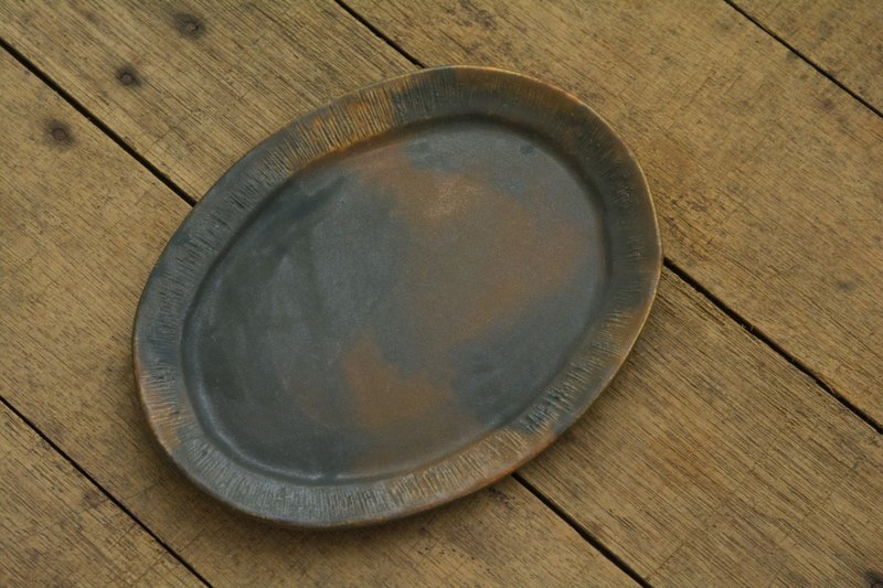 椭圆盘 | 黑桧 | C - 盘子/餐盘/盘架 - 瓷 黑色