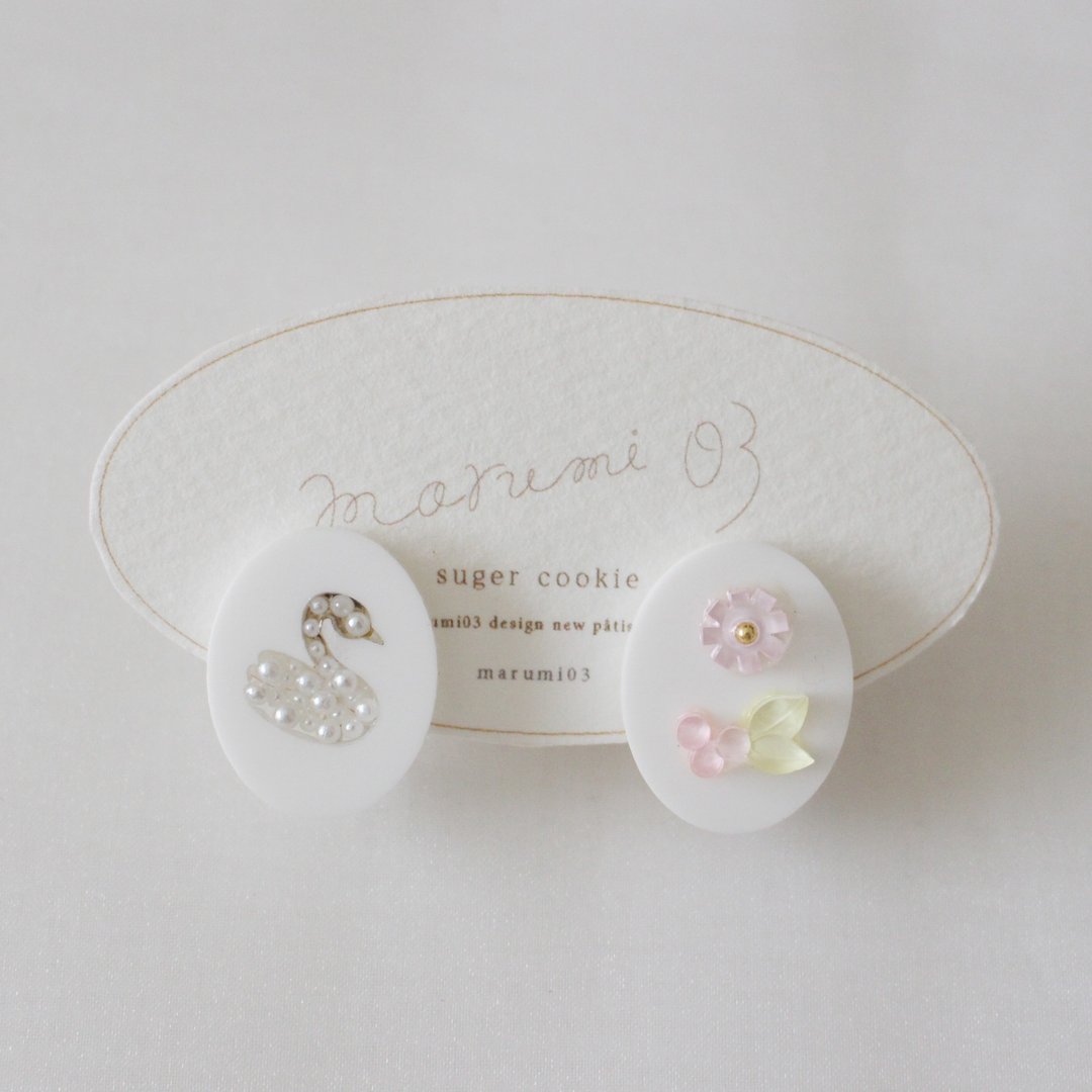 Sugar cookies earrings: pink yellow - 耳环/耳夹 - 压克力 