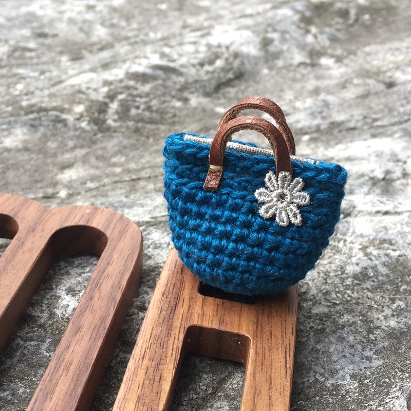 钩织工艺。迷你托特包别针 - 徽章/别针 - 棉．麻 绿色