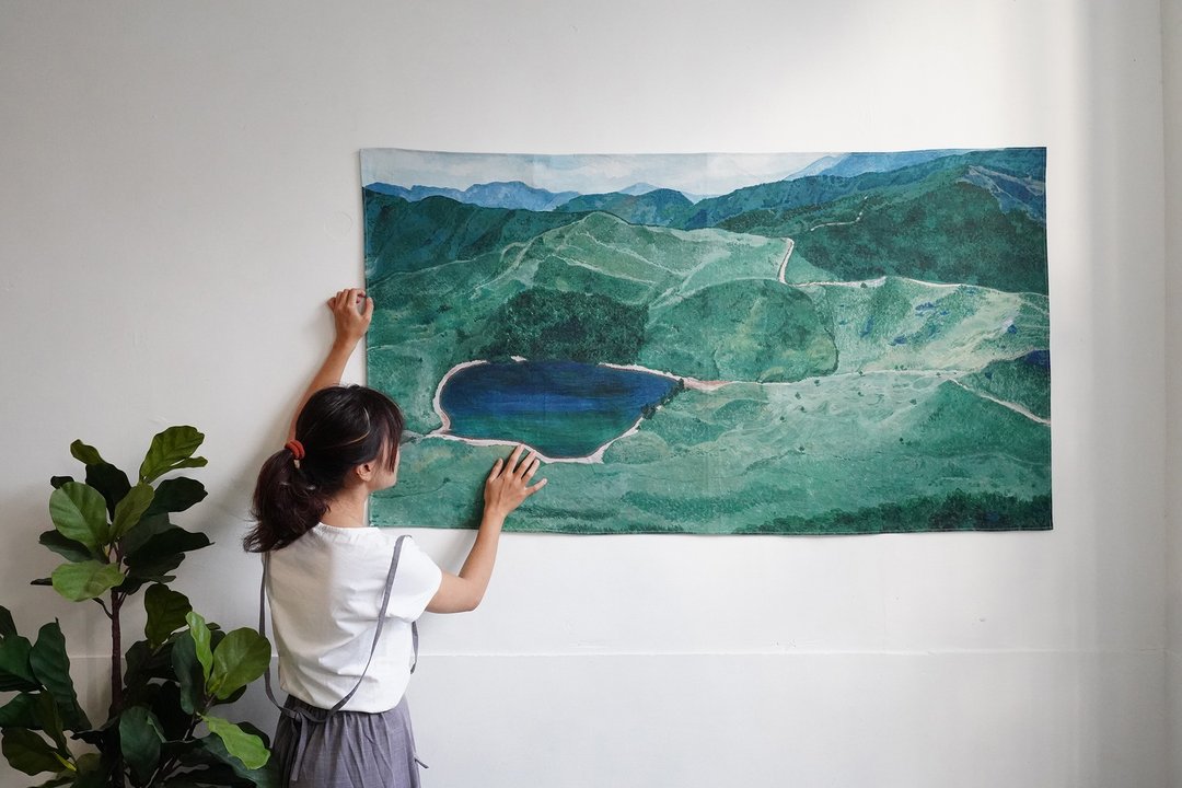 台湾山挂布 - 丹大七彩湖 144x83 cm / 70x40 cm - 海报/装饰画/版画 - 棉 绿色