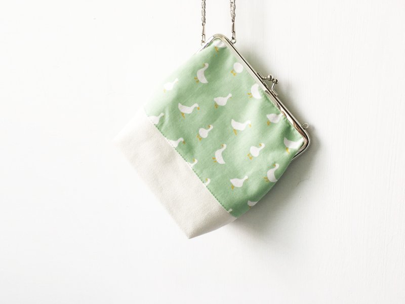 Wahr_粉绿鸭鸭 口金包/化妆包/侧背包/小物包/随身包 - 侧背包/斜挎包 - 聚酯纤维 