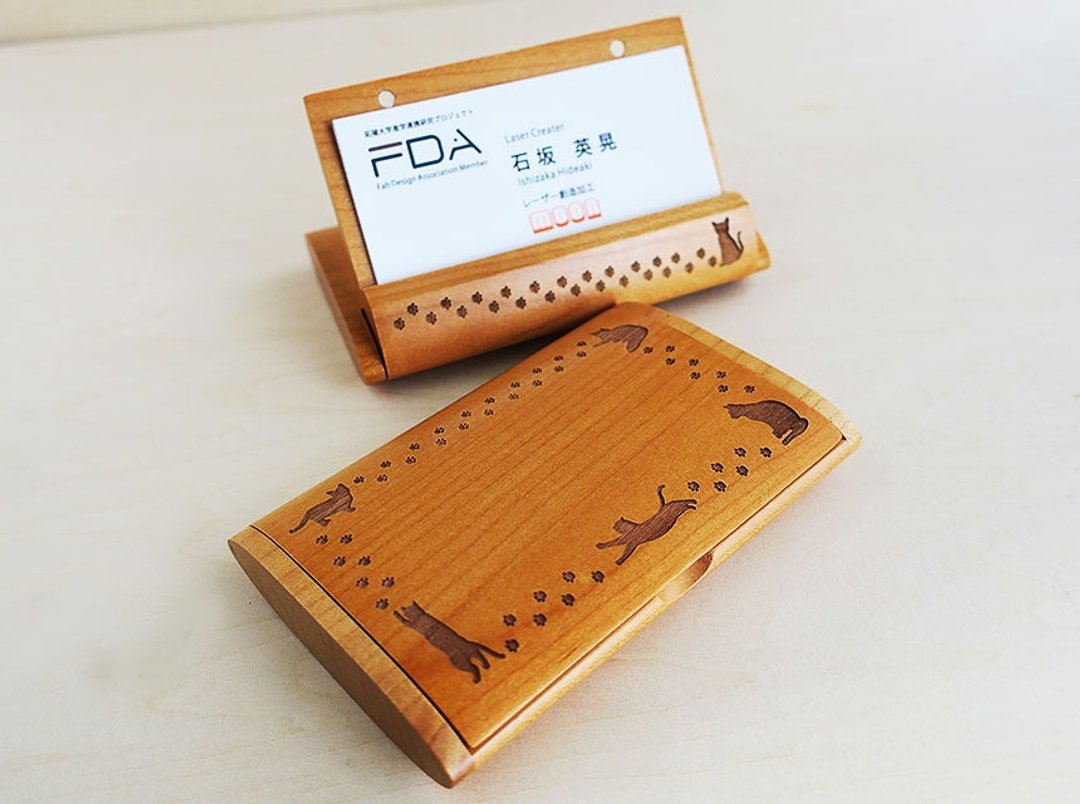 Cats and paws ashtray Wooden business card holder Maple - 名片夹/名片盒 - 木头 咖啡色