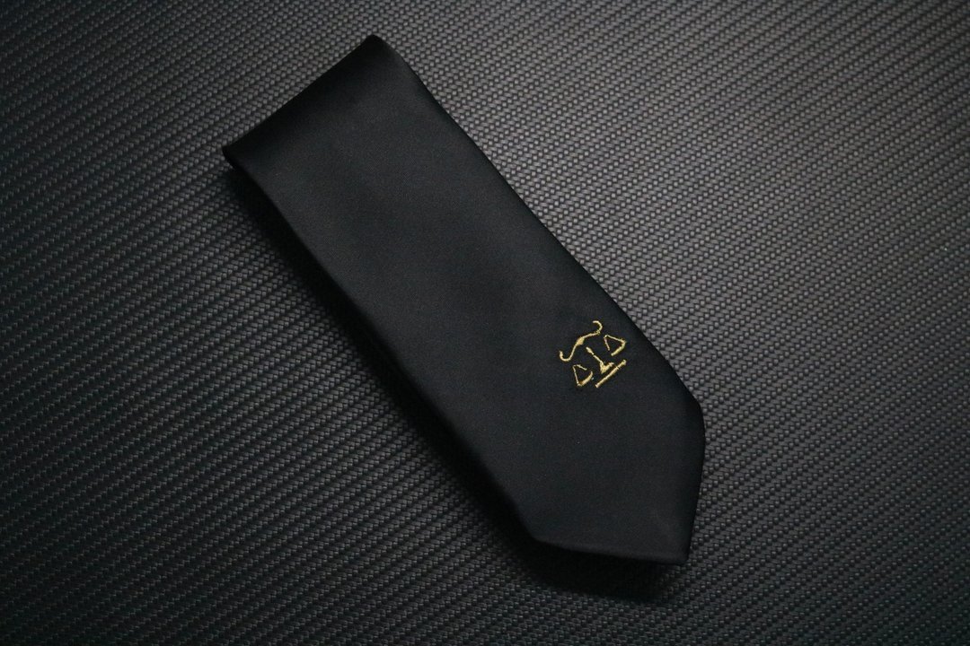黑色星座刺绣领带精工窄版设计necktie男友礼物 - 领带/领带夹 - 丝．绢 黑色