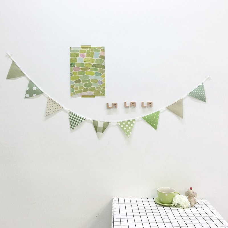 Colorful Life  嫩草绿 三角旗 - 墙贴/壁贴 - 棉．麻 绿色