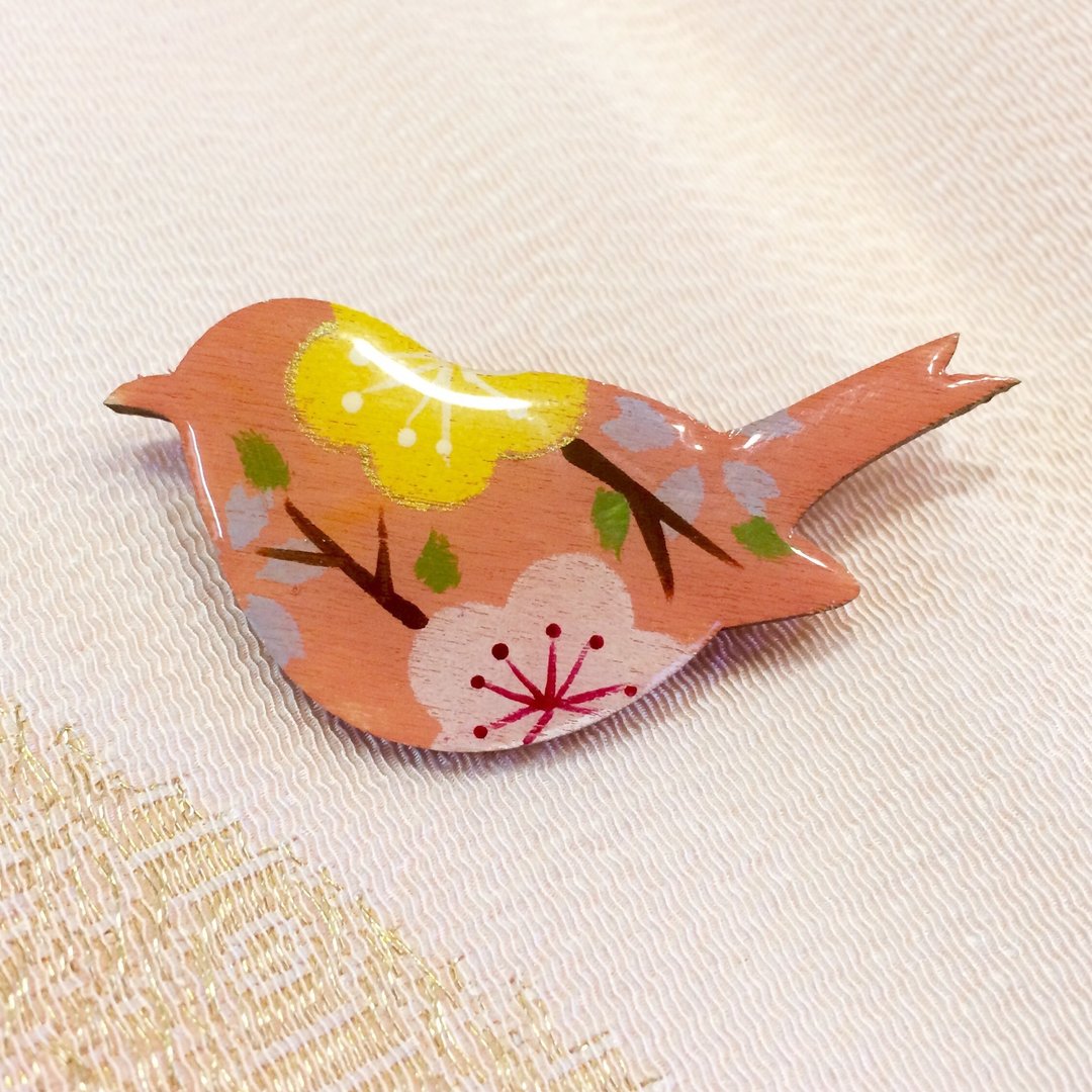 Bird broach Japanese style, Coral pink - 胸针 - 木头 粉红色