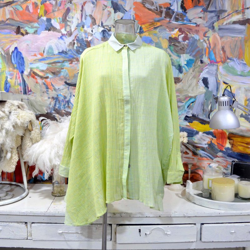 TIMBEE LO 粉萍果绿皱纱拼色半透视格仔纹宽松斗蓬不规则恤衫衬衫 - 女装衬衫 - 棉．麻 绿色