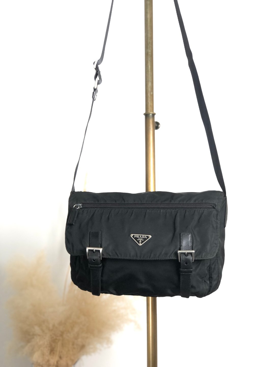 【VintageShop solo 日本直送中古包专卖店】PRADA 普拉达 侧背包 黑色 三角形标志 尼龙 邮差包 vintage xkated - 侧背包/斜挎包 - 尼龙 黑色