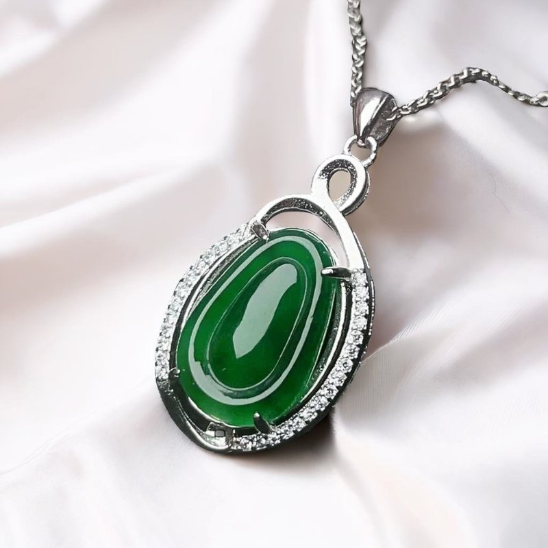 【福在眼前】冰种老坑绿福贝项链925银 | 天然缅甸玉翡翠 | 送礼 - 项链 - 玉石 绿色