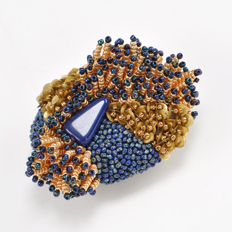 Gold and blue beads brooch, statement and sparkly circle brooch 3 - 胸针 - 塑料 金色