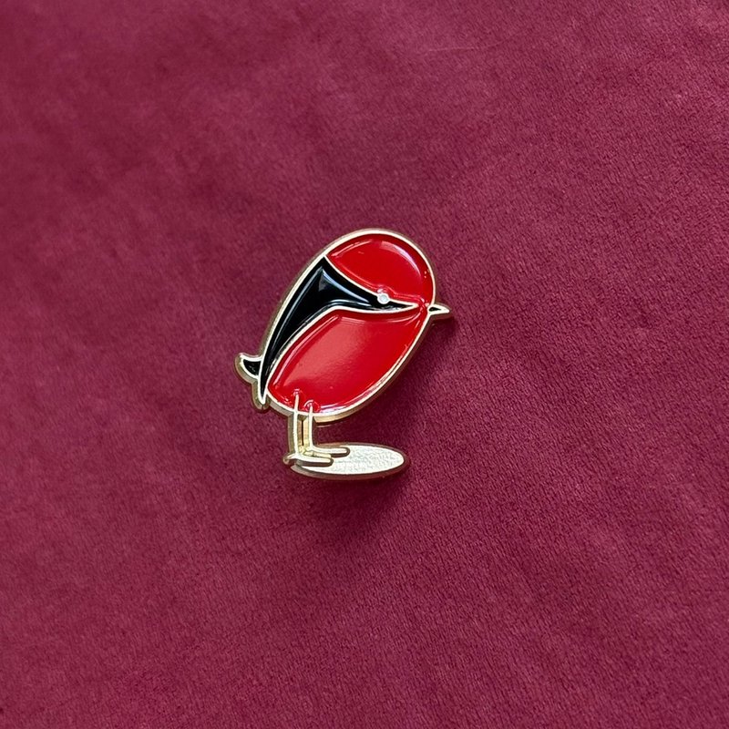 国美馆典藏衍生文创小物 刘其伟 婆忧鸟 金属胸章 小鸟款 - 徽章/别针 - 其他金属 红色