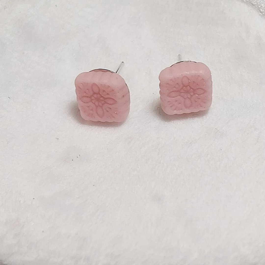 Snow Skin Mooncake Earring Handmade Air Dry Clay Eco Friendly Stainless Hook - 耳环/耳夹 - 粘土 粉红色