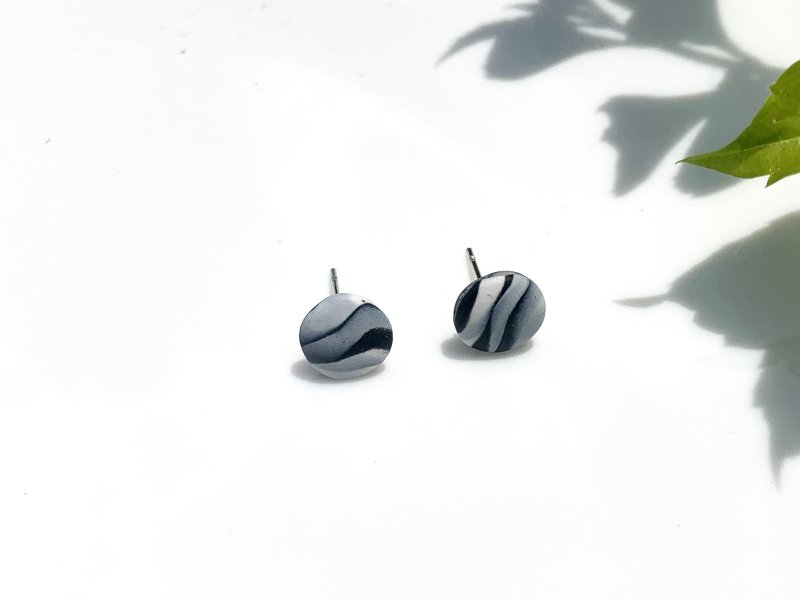 黑白云石纹耳针 (可改耳夹) - 耳环/耳夹 - 陶 黑色