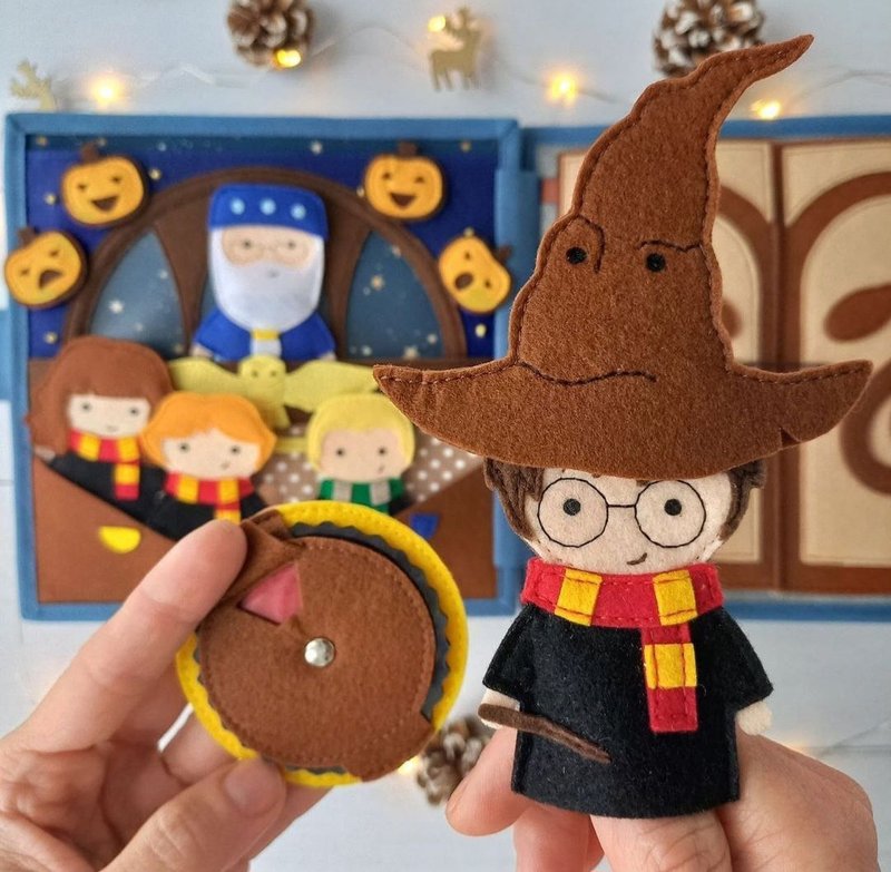 Magical Handmade Felt Books for Harry Potter, Fans and Wizardry Enthusiasts - 玩具/玩偶 - 其他材质 咖啡色