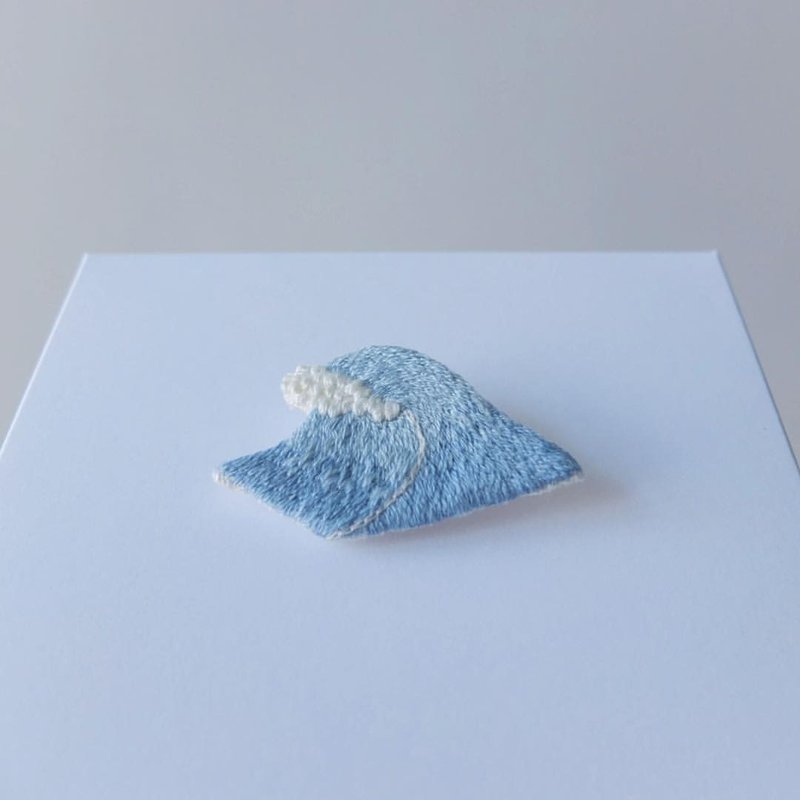小骗子/采集记/海浪－别针(小)－多色 - 胸针 - 绣线 蓝色