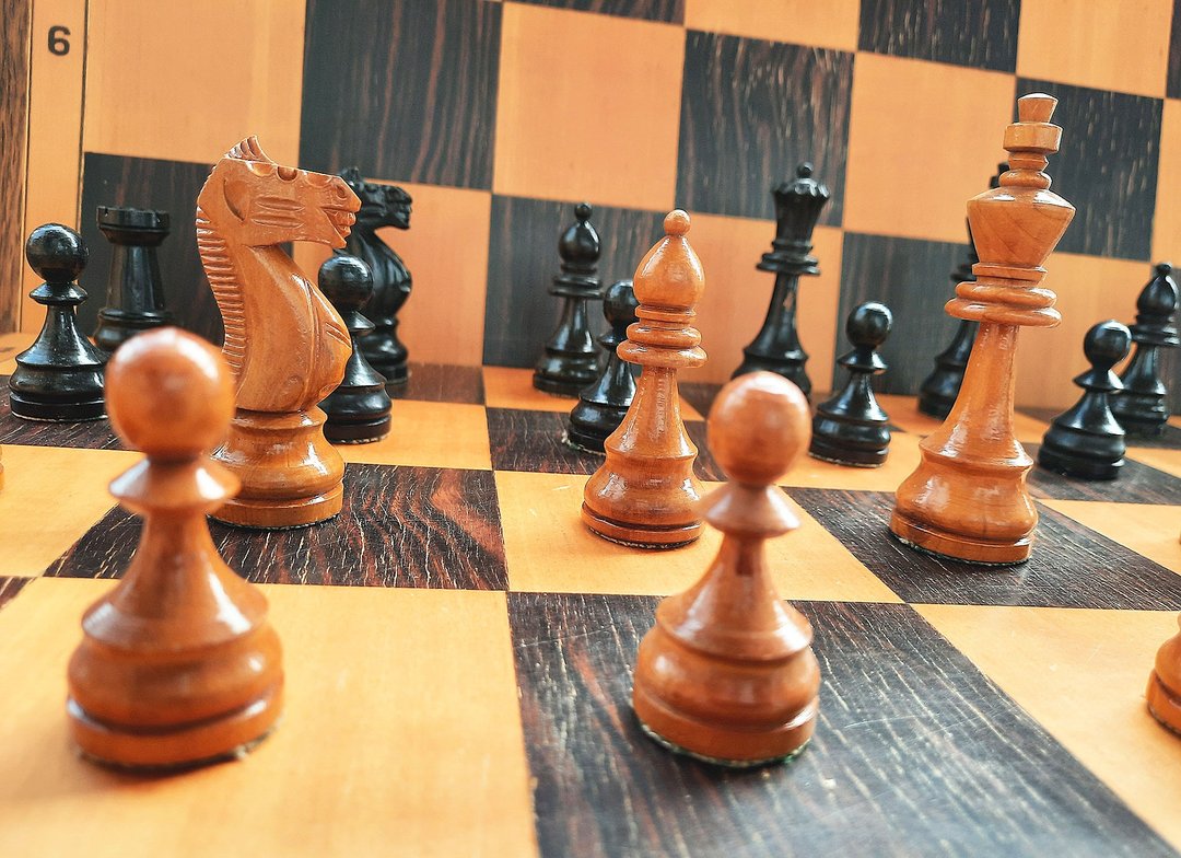 Vintage German style wooden chess pieces - black brown old chessmen set - 桌游/玩具 - 木头 