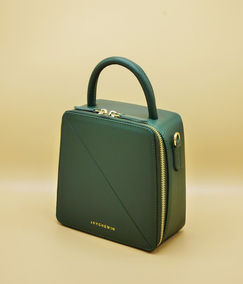 Butter Crossbody Bag in Pine Green - 侧背包/斜挎包 - 真皮 绿色