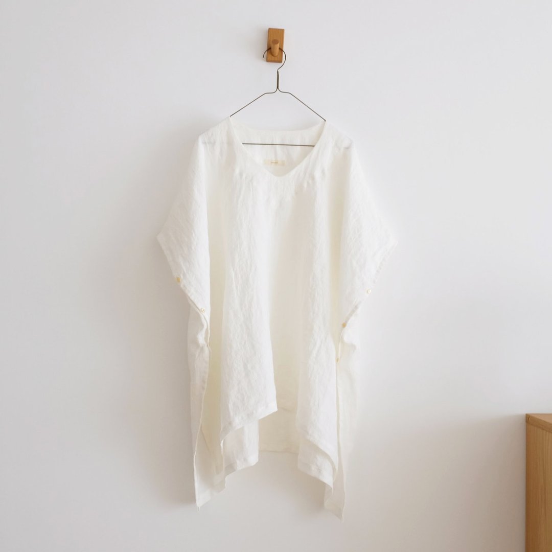 日常手作服 棉花白落肩侧扣宽罩衫 水洗亚麻 - 女装上衣 - 棉．麻 白色