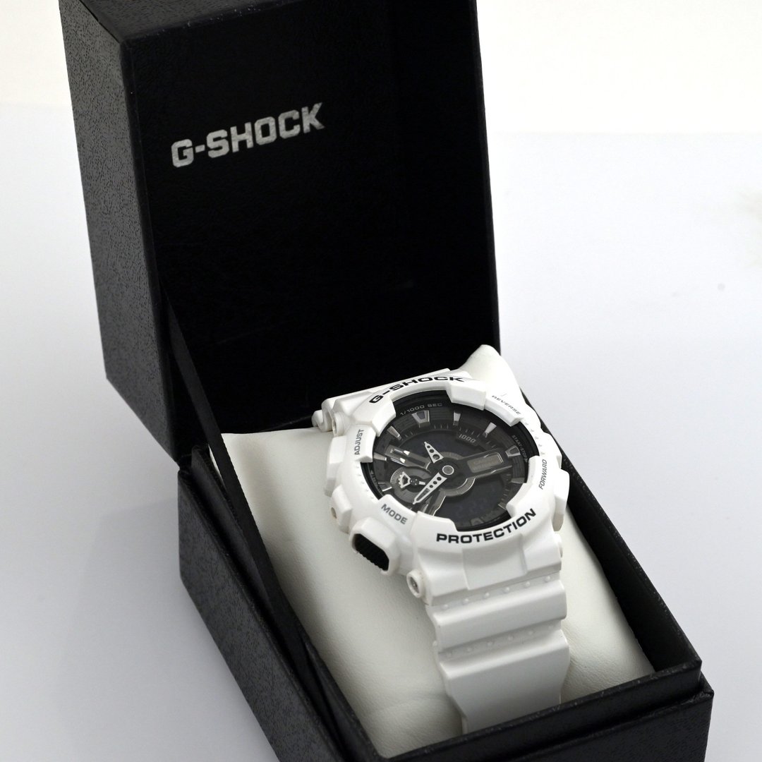 CASIO G-SHOCK GA-110GW 男表 白色 橡胶表带 附表盒 - 男表/中性表 - 其他材质 白色