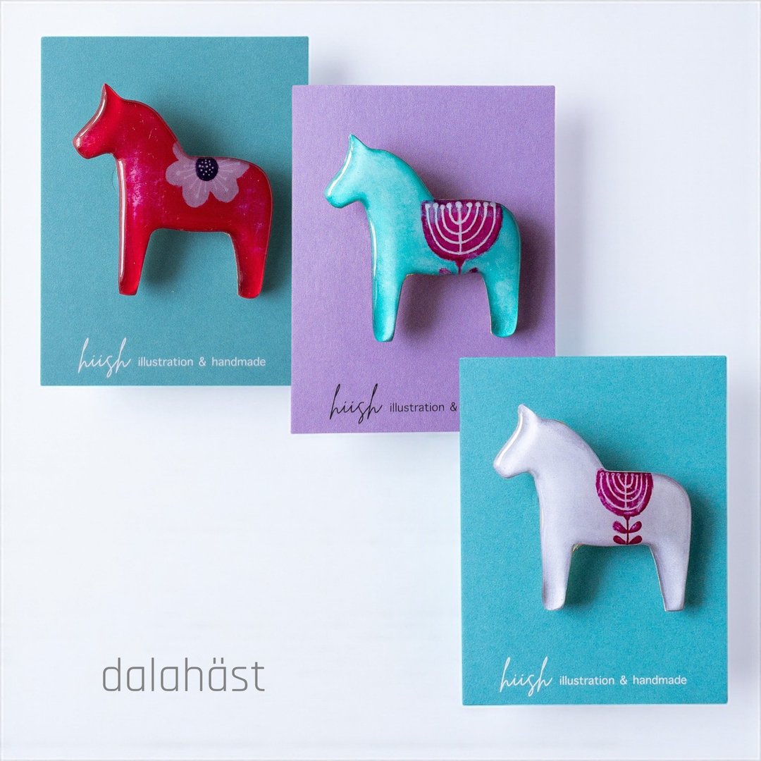 北欧木马（Dalahäst）胸针 - 胸针 - 塑料 多色