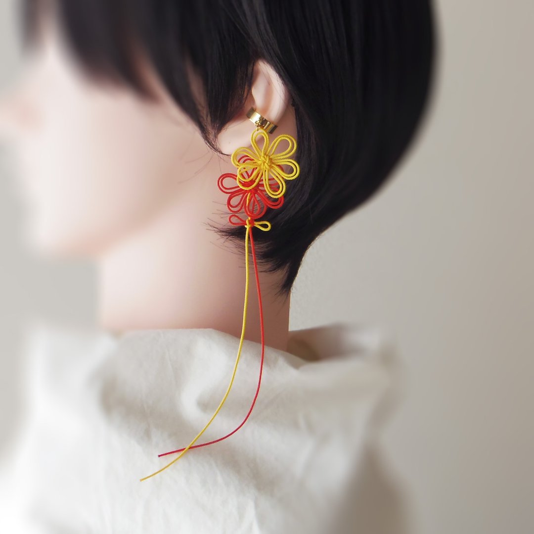 饰结耳圈｜光与满溢【轻盈日式风】适合浴衣、和服、日常穿搭。 - 耳环/耳夹 - 其他金属 橘色