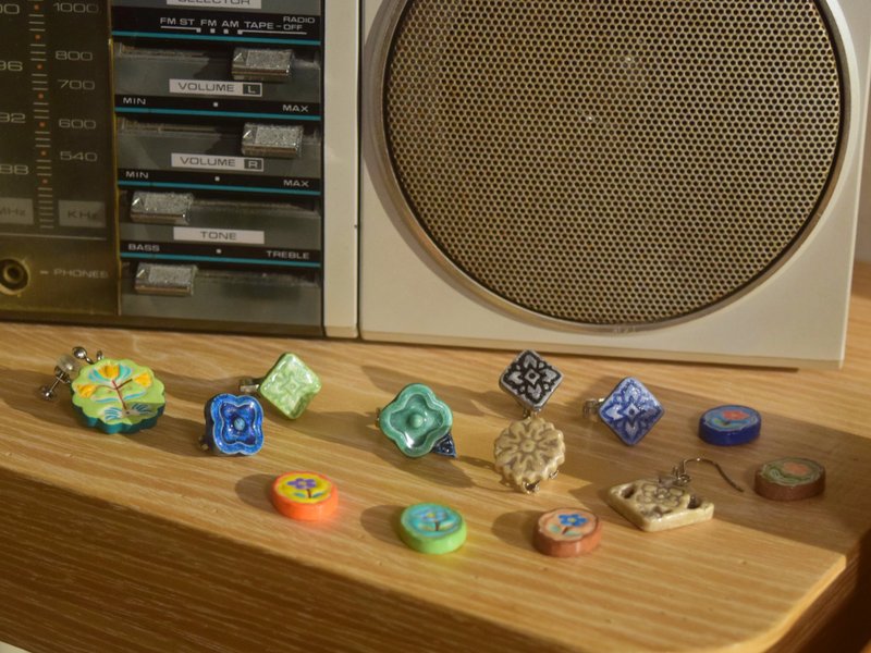 花砖物语 黄菊 花砖耳环 石塑土 原创手作耳环 - 耳环/耳夹 - 不锈钢 多色