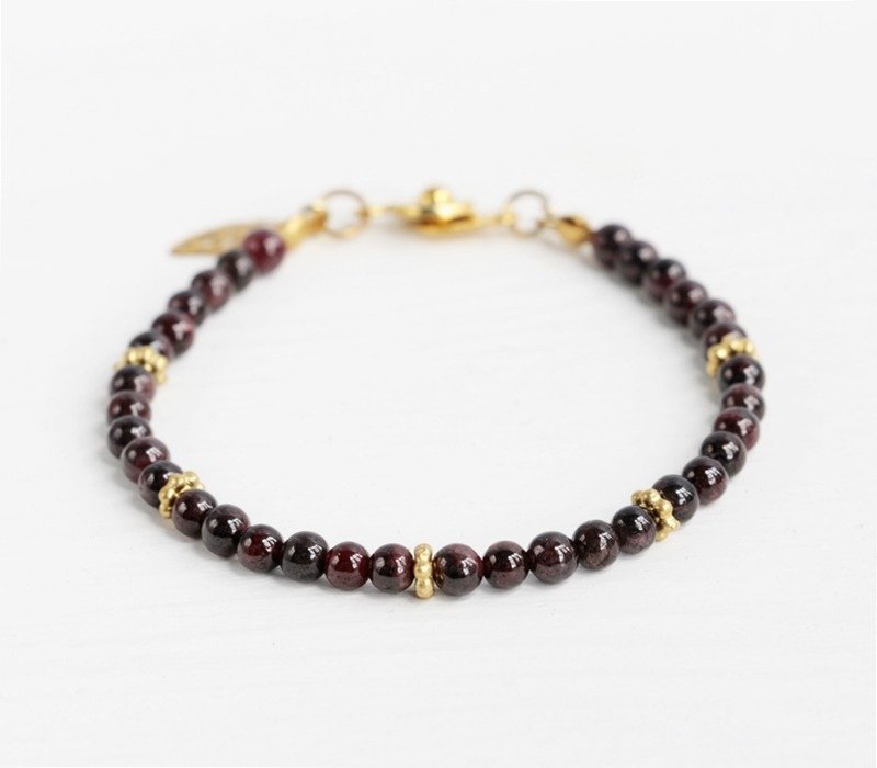 【宠爱】天然石榴石 黄铜手链 1月诞生石 原石手创 极简几何 母亲节 情人节 生日礼物 纪念日 宴会 party 交换礼物 圣诞节 - 手链/手环 - 宝石 
