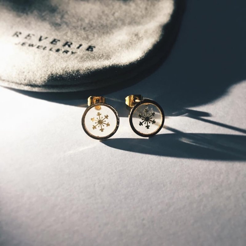 REVERIE圣诞雪花耳环 - 耳环/耳夹 - 其他金属 金色