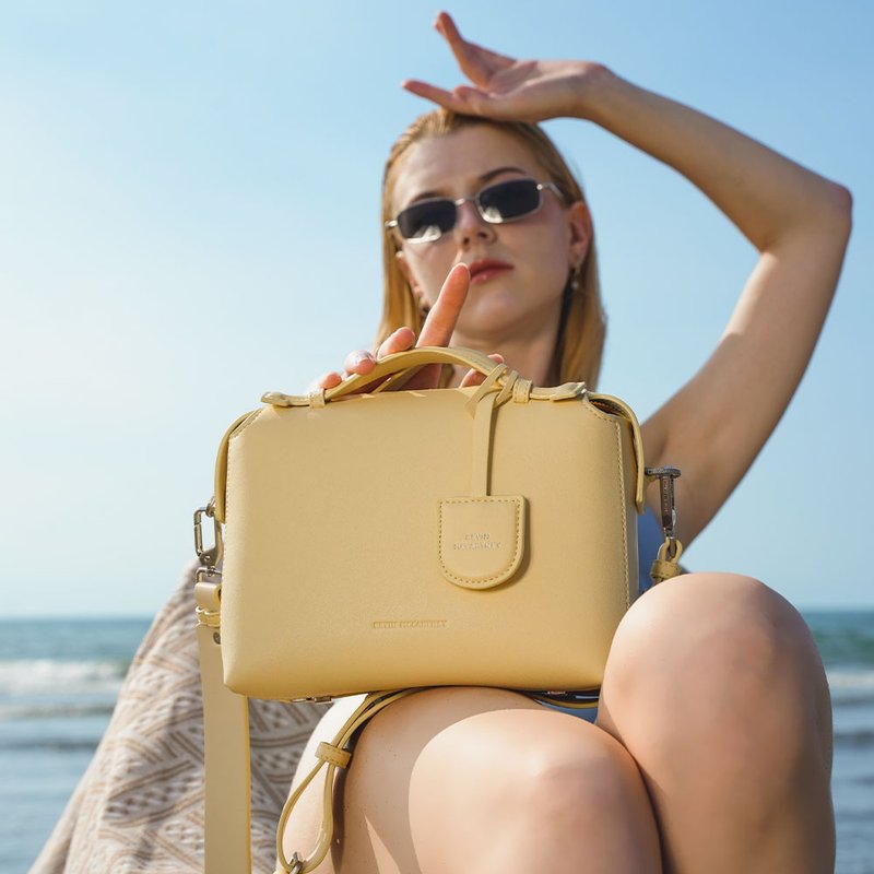 Sweet Bites斜背包 - 侧背包/斜挎包 - 人造皮革 