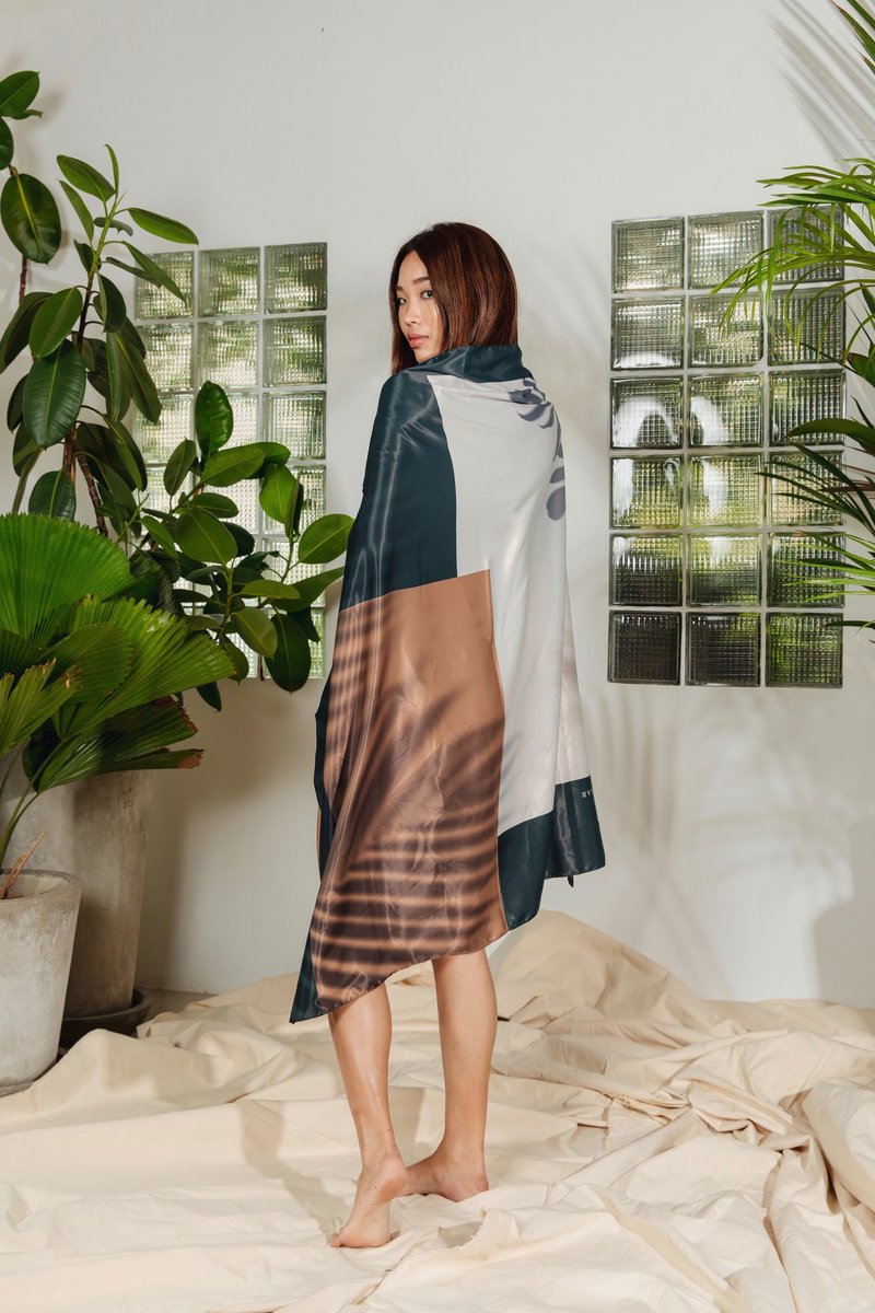 Midsummer Night's Warm night scarf - 丝巾 - 丝．绢 咖啡色