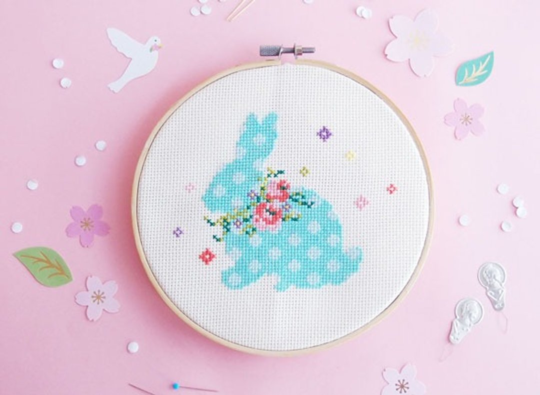 十字绣材料包 - Bunny with Floral Wreaths - 编织/刺绣/羊毛毡/裁缝 - 绣线 蓝色