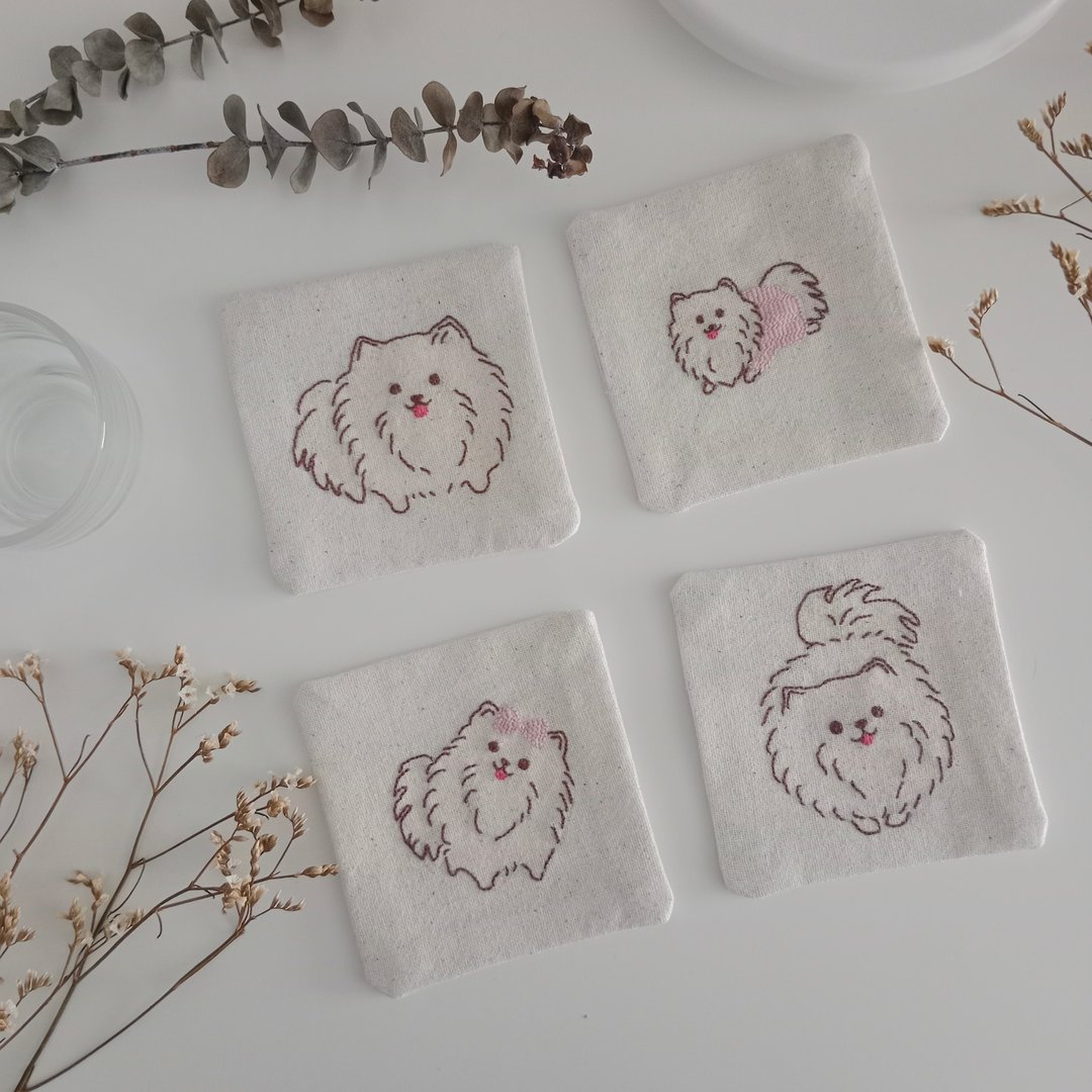 Pomeranian coaster set 4 PCS hand embroidered cotton fabric - 杯垫 - 棉 白色