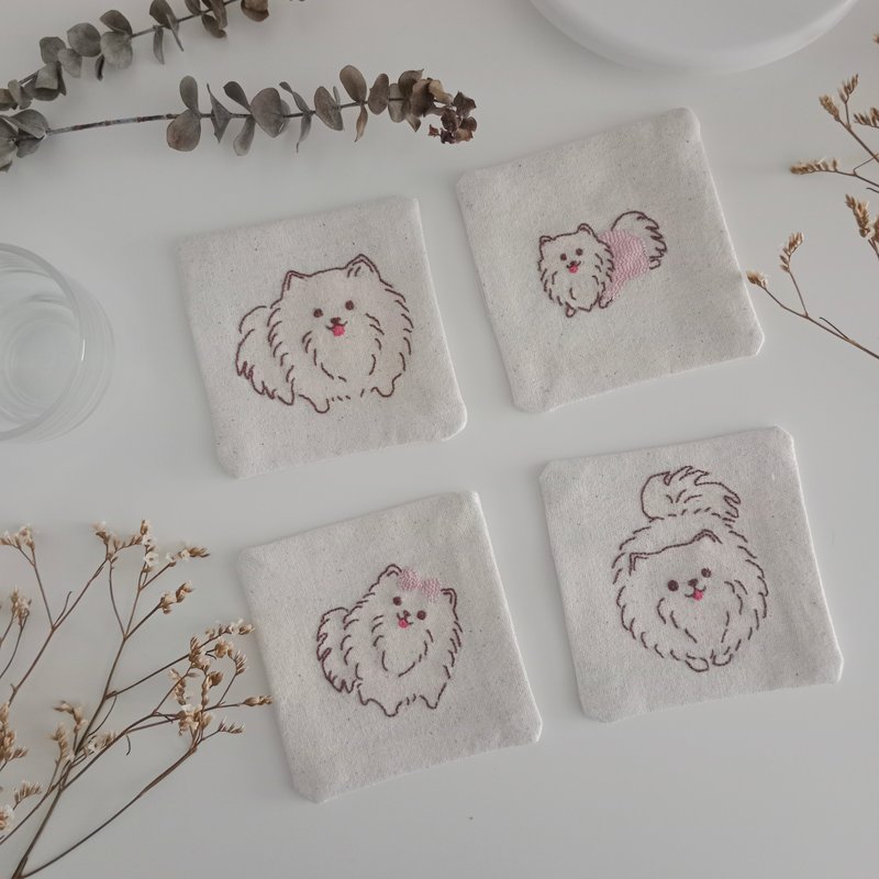 Pomeranian coaster set 4 PCS hand embroidered cotton fabric - 杯垫 - 棉．麻 白色