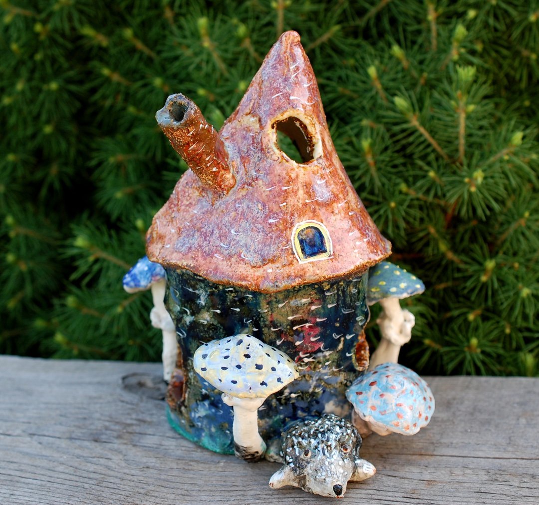 Ceramic fairy house Mushrooms figurines Strange forest beast Naive style - 花瓶/陶器 - 粘土 多色