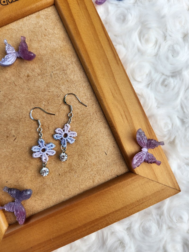 【花片蕾丝系列】花落无声耳环-水钻款(纯银耳针/手工渐层染色) - 耳环/耳夹 - 其他材质 