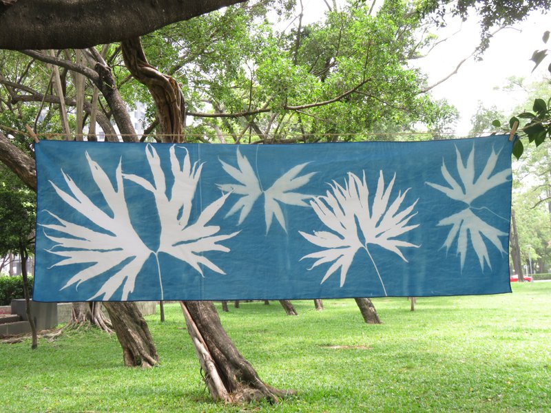 植物剪影。蓝晒挂布 - 双扇蕨 - 海报/装饰画/版画 - 棉．麻 蓝色