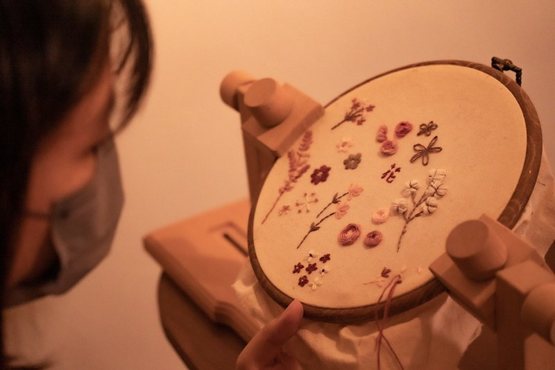 刺绣工作坊 襟章 刺绣框 - 编织/羊毛毡/布艺 - 棉．麻 