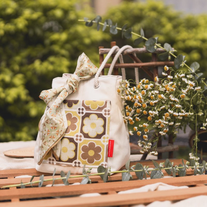 【渔夫袋】花见 - 木春菊PARIS DAISY / DAY / 杏色 - 束口袋双肩包 - 棉．麻 卡其色