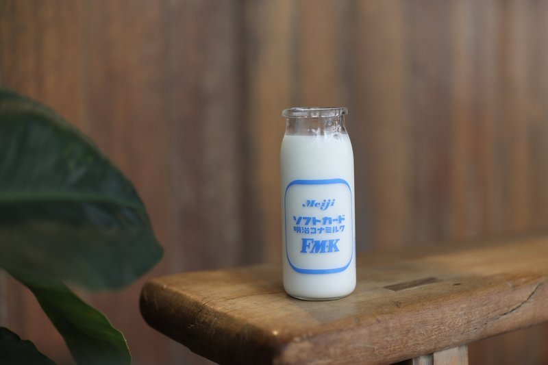 明治乳业牛乳玻璃瓶 - 玻璃杯 - 玻璃 透明