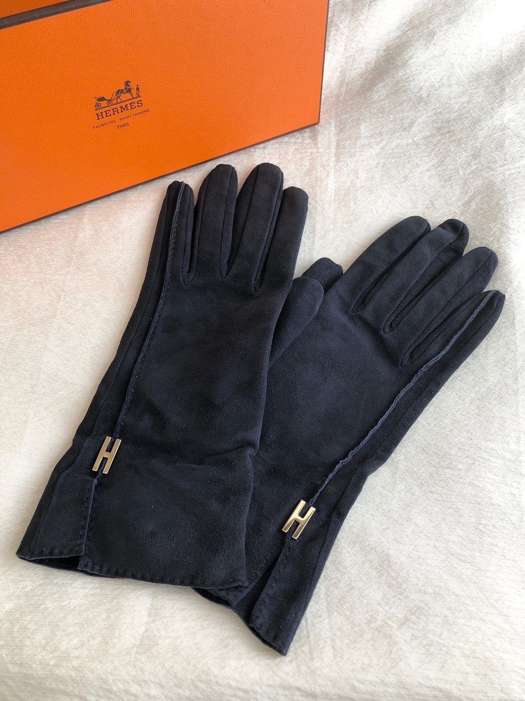 【日本直送 名牌中古包】HERMES 爱马仕 手套 宝蓝色 标志 绒面革 手套 vintage 古董 4paauh - 手套 - 真皮 蓝色