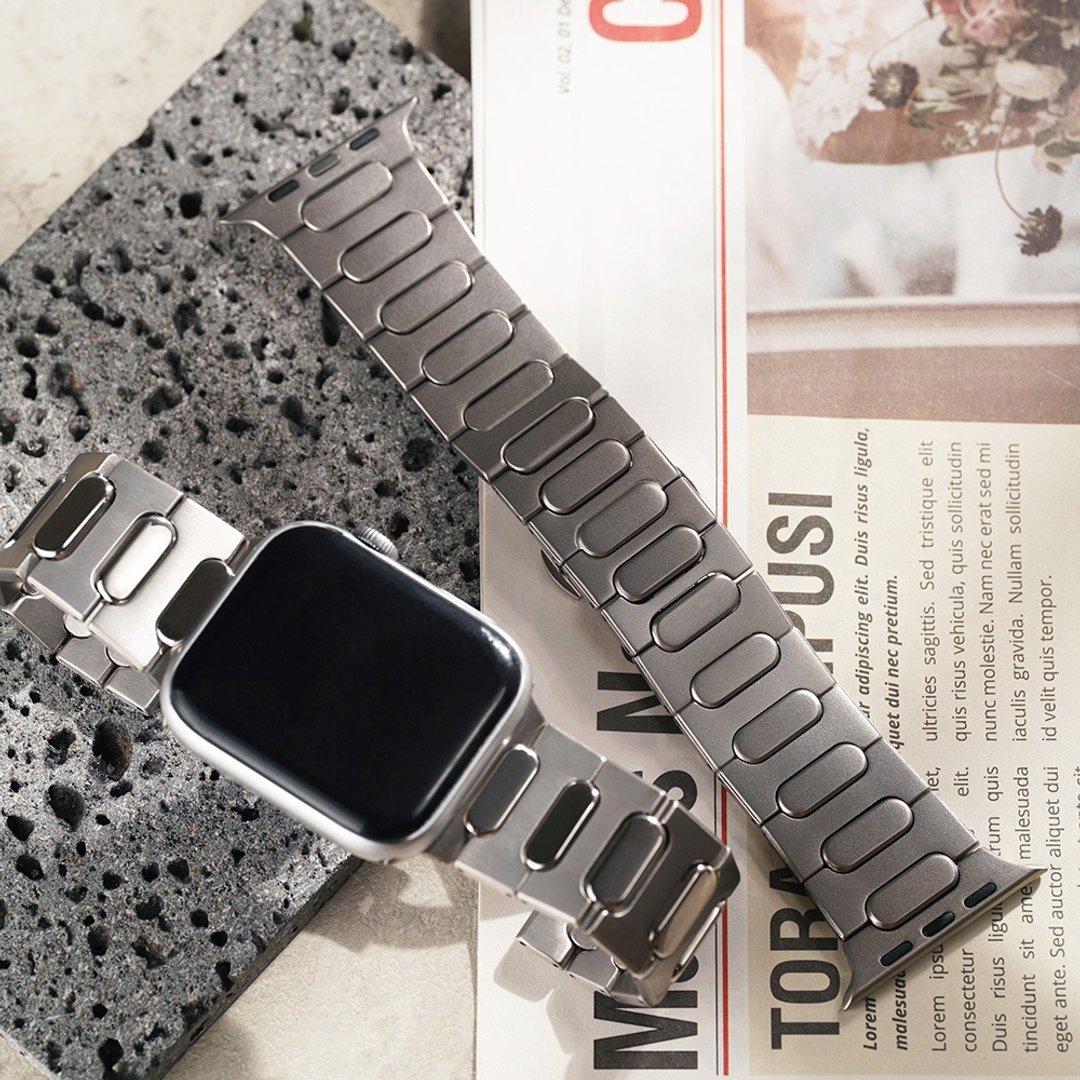 APPLE WATCH - I 型拼接钛金属  苹果表带 - 手机配件 - 其他金属 
