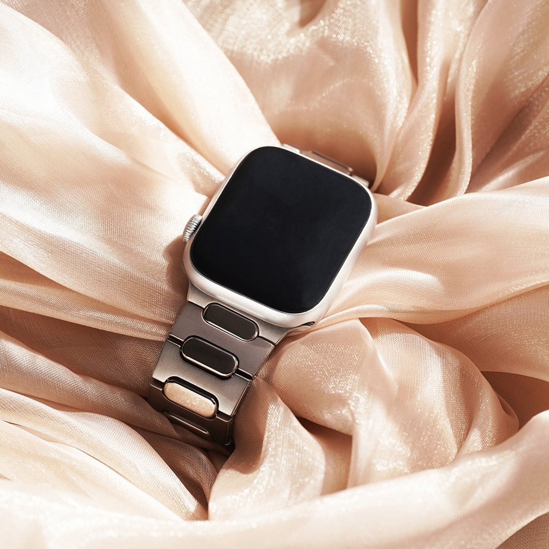 APPLE WATCH - I 型拼接钛金属  苹果表带 - 手机配件 - 其他金属 
