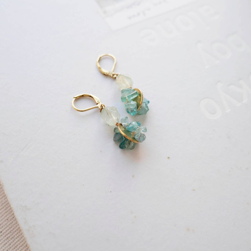 【淡淡的就好】 葡萄石黄铜耳环 - 耳环/耳夹 - 珍珠 黑色