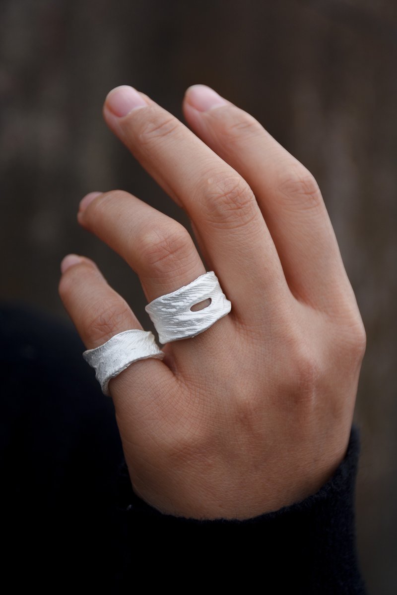 原创手工天然肌理925银纯银戒指 - 戒指 - 纯银 白色