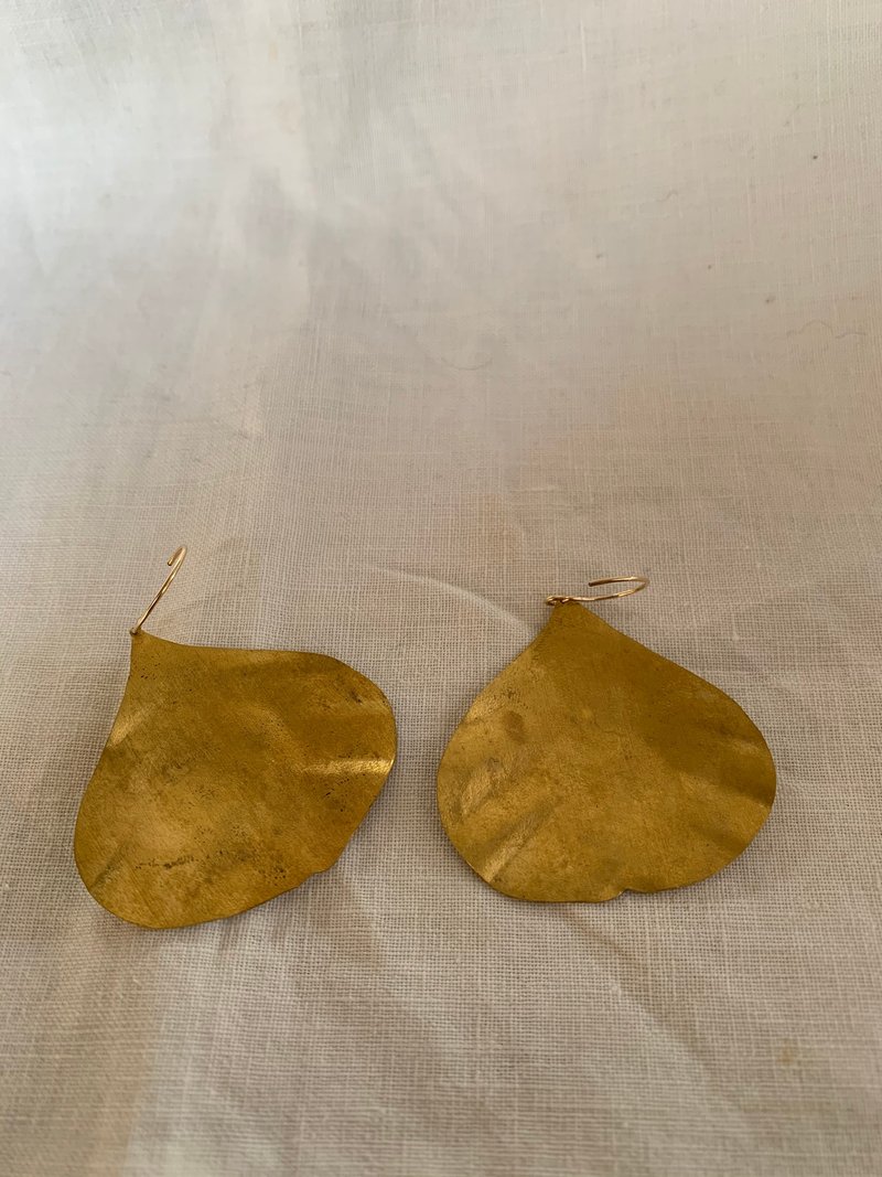 Eucalyptus earrings - 耳环/耳夹 - 铜/黄铜 金色