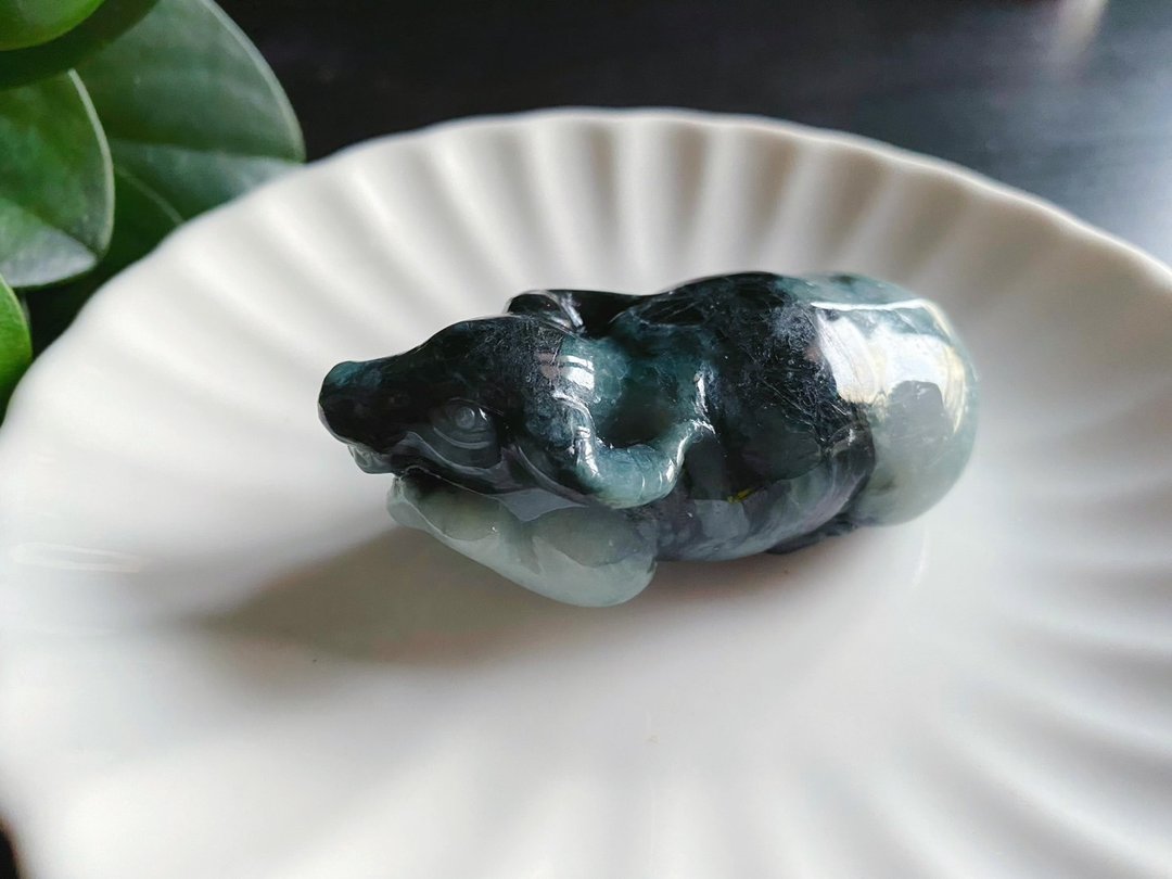 孤品 天然缅甸玉翡翠 牛 摆件 礼物 事业红火 牛气冲天 摆 - 摆饰 - 玉石 绿色
