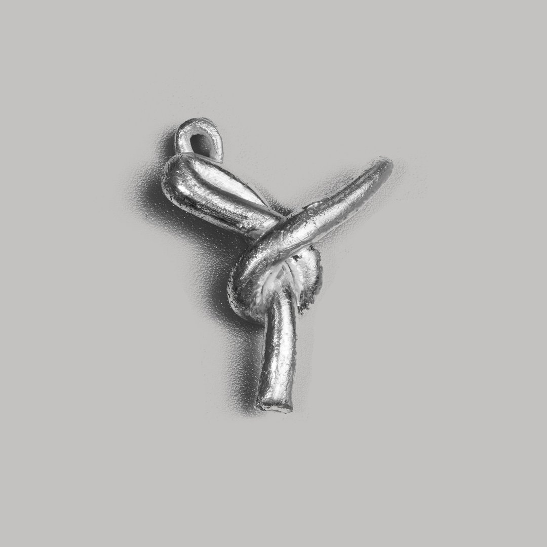 Knot Alphabet 字母坠饰 99.99 纯银 (仅坠饰) / Y / - 其他 - 纯银 银色