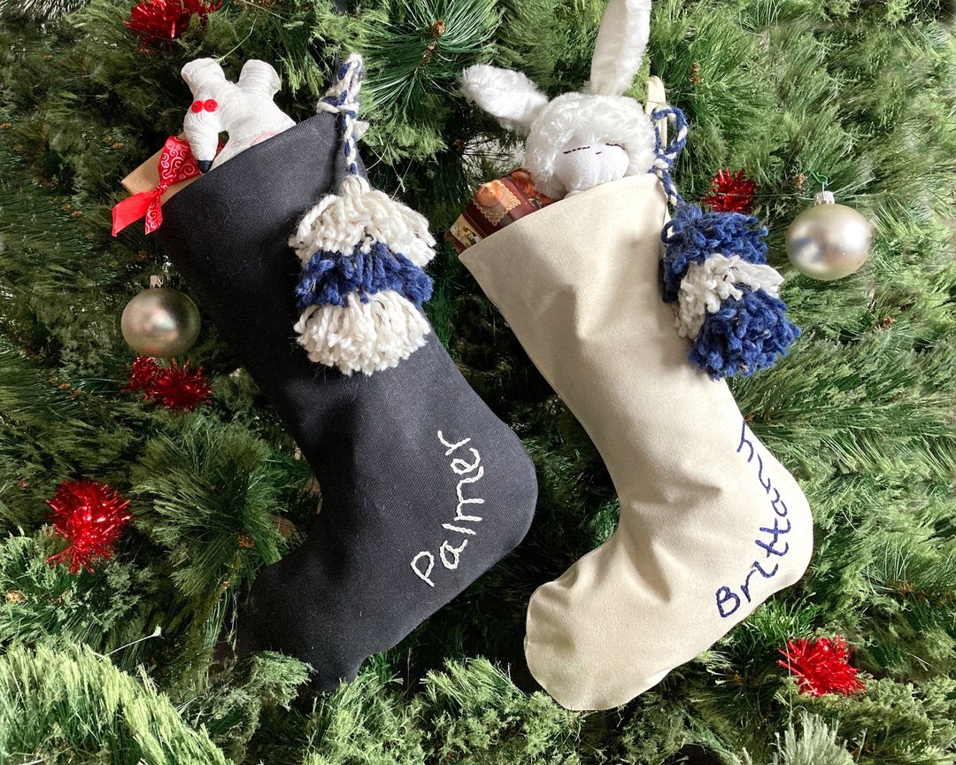 Monogram Christmas stockings, Goth Christmas, Black heirloom stockings - 墙贴/壁贴 - 棉．麻 黑色